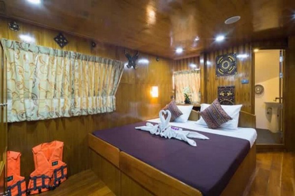 Sawasdee Fasai master cabin